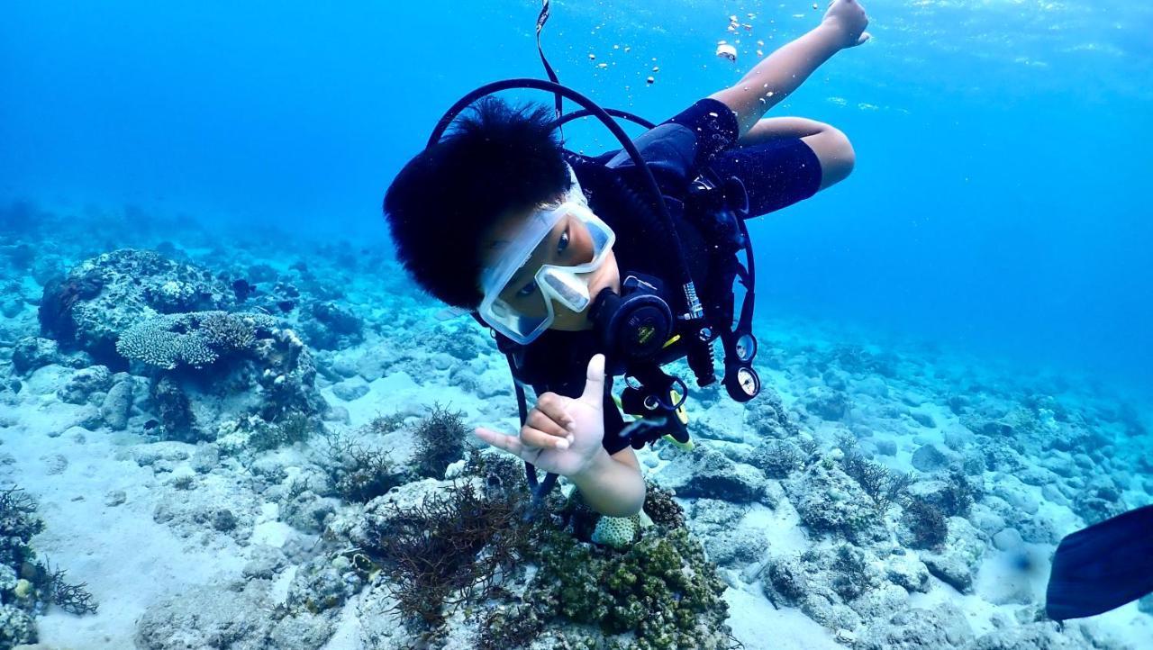 Hotel Pamanilao And Padoy'S Dive Camp Batangas Exterior foto
