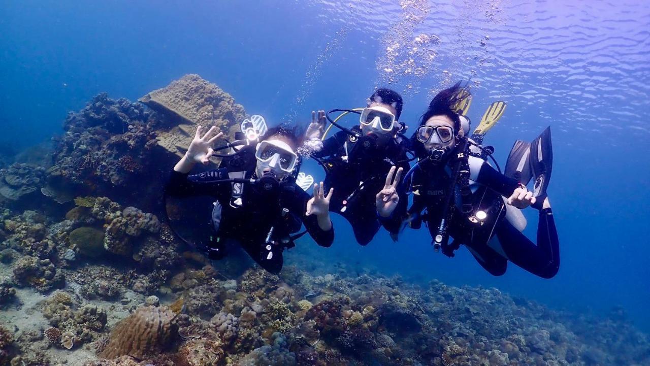 Hotel Pamanilao And Padoy'S Dive Camp Batangas Exterior foto
