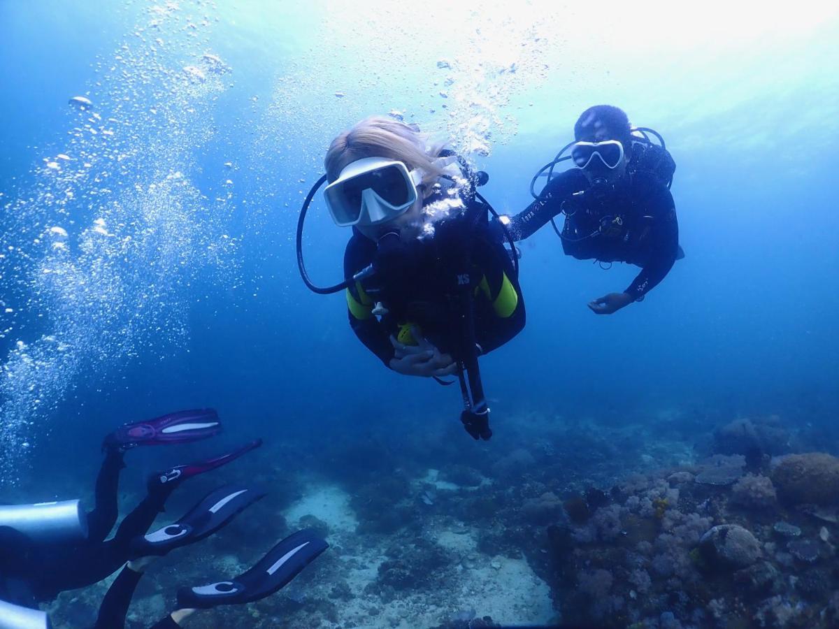 Hotel Pamanilao And Padoy'S Dive Camp Batangas Exterior foto